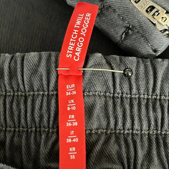 Spanx Stretch Twill Cargo Jogger Ankle Zip Pants in Washed Black - NWOT - Size S - Picture 7 of 9